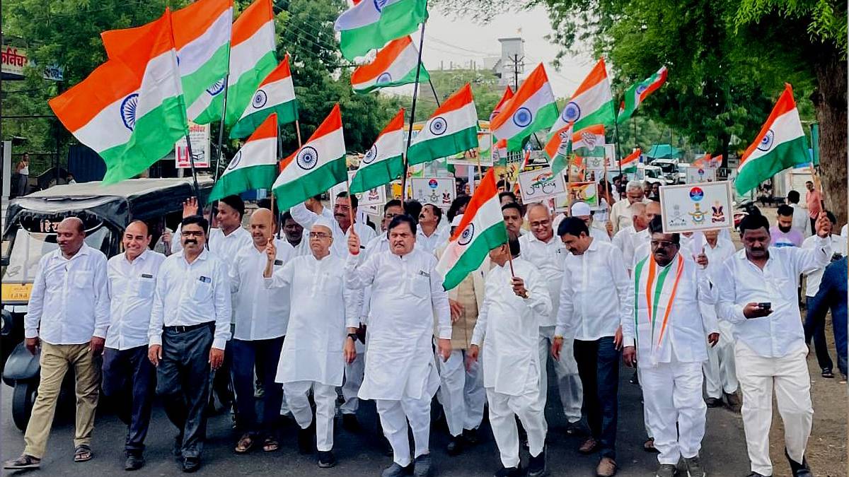 Congress Tiranga Yatra updates news in marathi