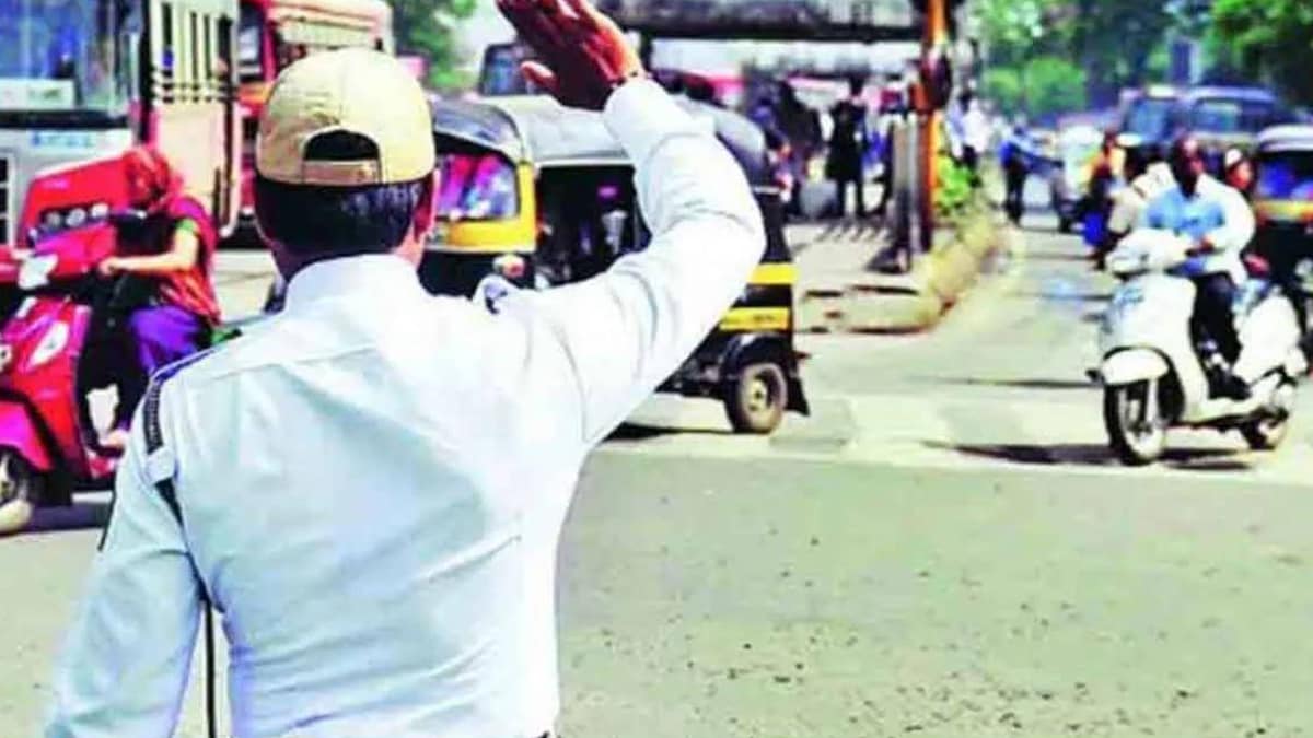 action taken against over 3.25 lakh drivers in four months in pune