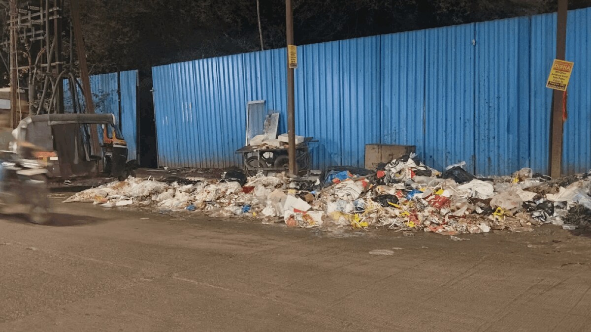 Citizens of Kalyan-Dombivli oppose the hike in garbage fees. Elected representatives warn the municipality of protests if the tax is not cancelled
