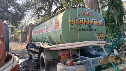 In heavy rain, 653 villages and hamlets depend on tankers for water nashik
