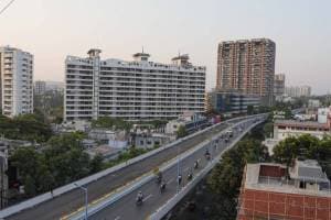 Pune Municipal Corporation is making efforts to smoothen traffic on the flyover from Rajaram Bridge to Funtime on Sinhagad Road