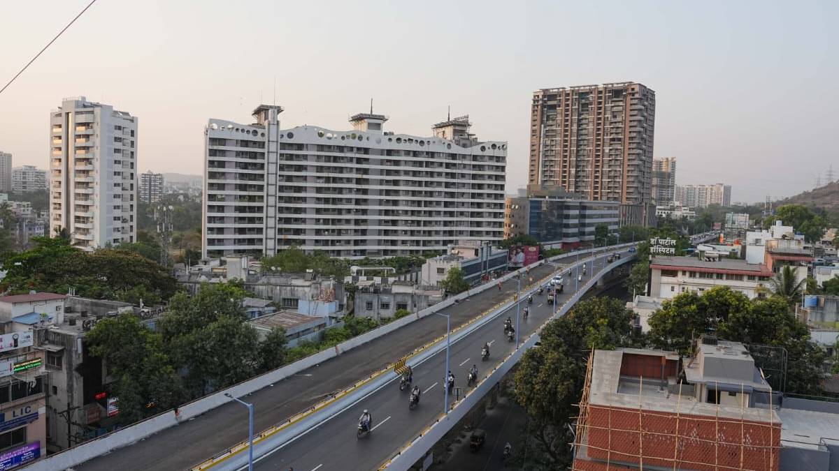 Pune Municipal Corporation is making efforts to smoothen traffic on the flyover from Rajaram Bridge to Funtime on Sinhagad Road
