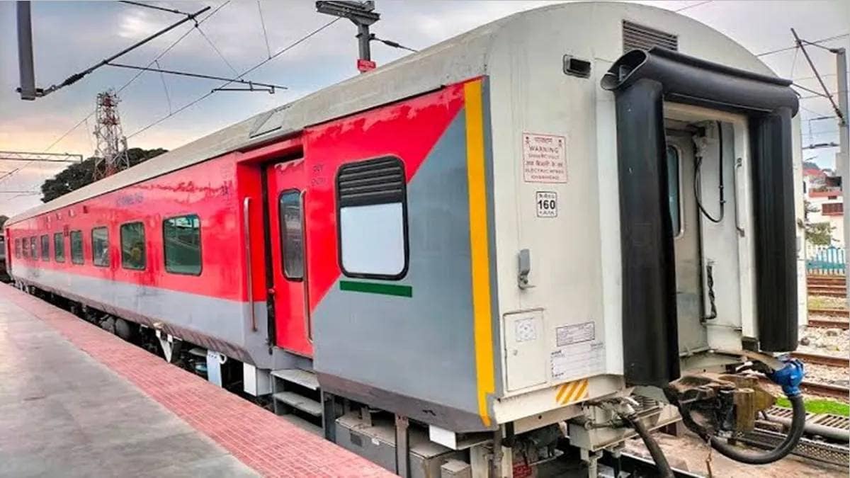 Steps have been taken to make the journey of passengers safe and comfortable by adding LHB coaches to the intra-state Nanded to Panvel, Pune Express trains