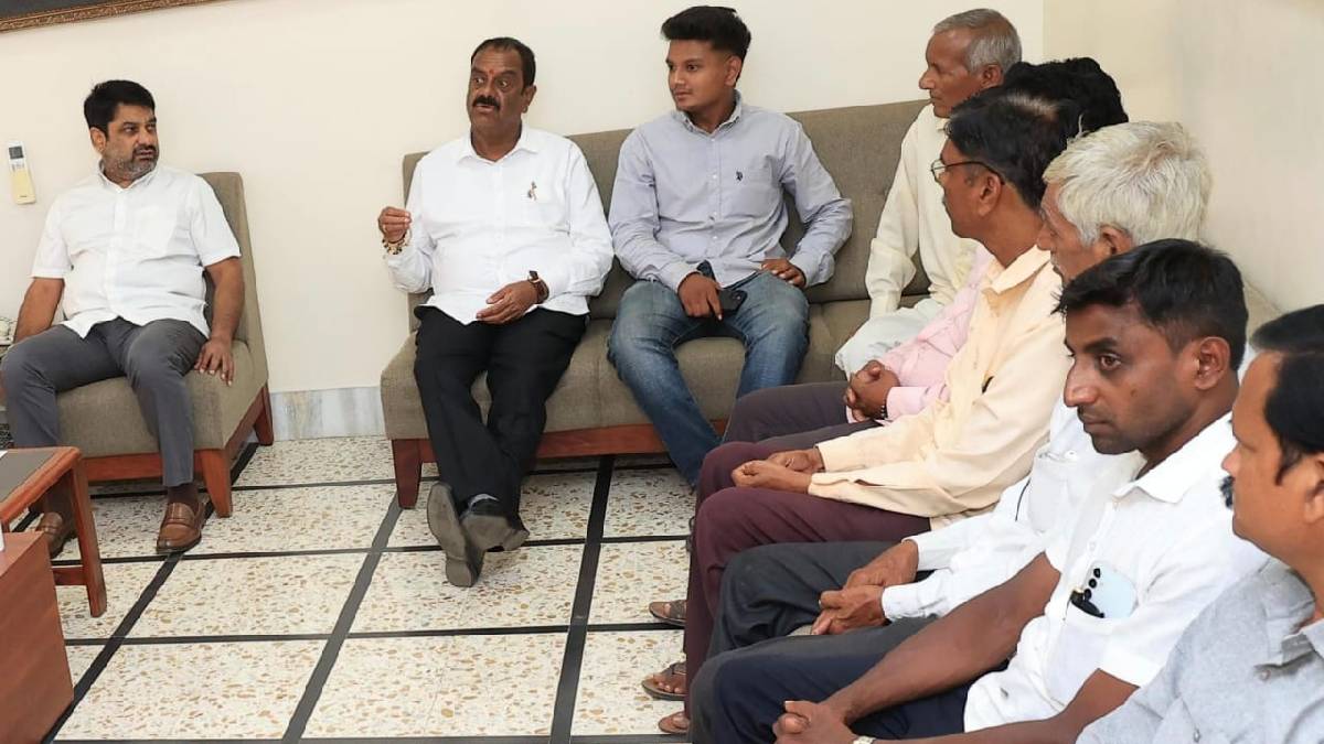 Congress group leaders in Kolhapur alleged that there was an attempt to break up the protest against the Nagpur Goa Shaktipeeth highway