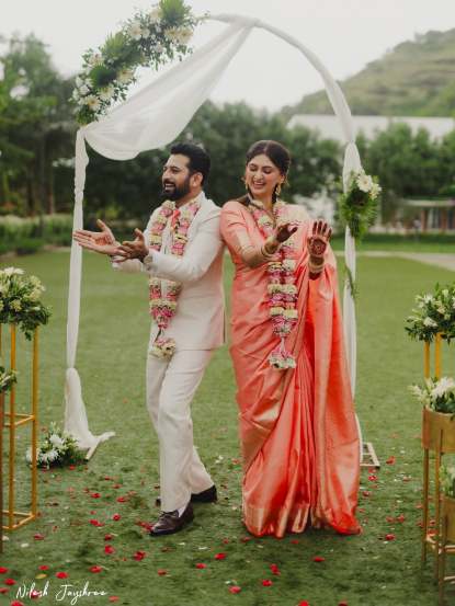 Akshar Kothari Wife Sarika Mangalsutra Design