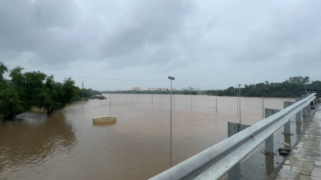 Badlapur rain raised Ulhas river flooding Badlapur Chowpaty