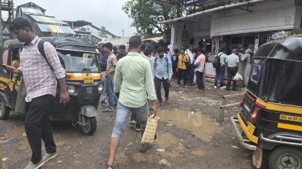 A round of inconveniences at the crowded Boisar railway station