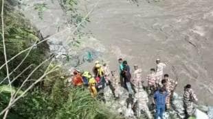 A bus went out of control and fell into the Alaknanda river