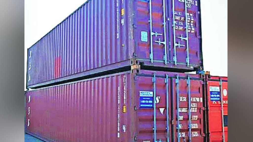 39 containers illegally imported from Pakistan seized Mumbai print news