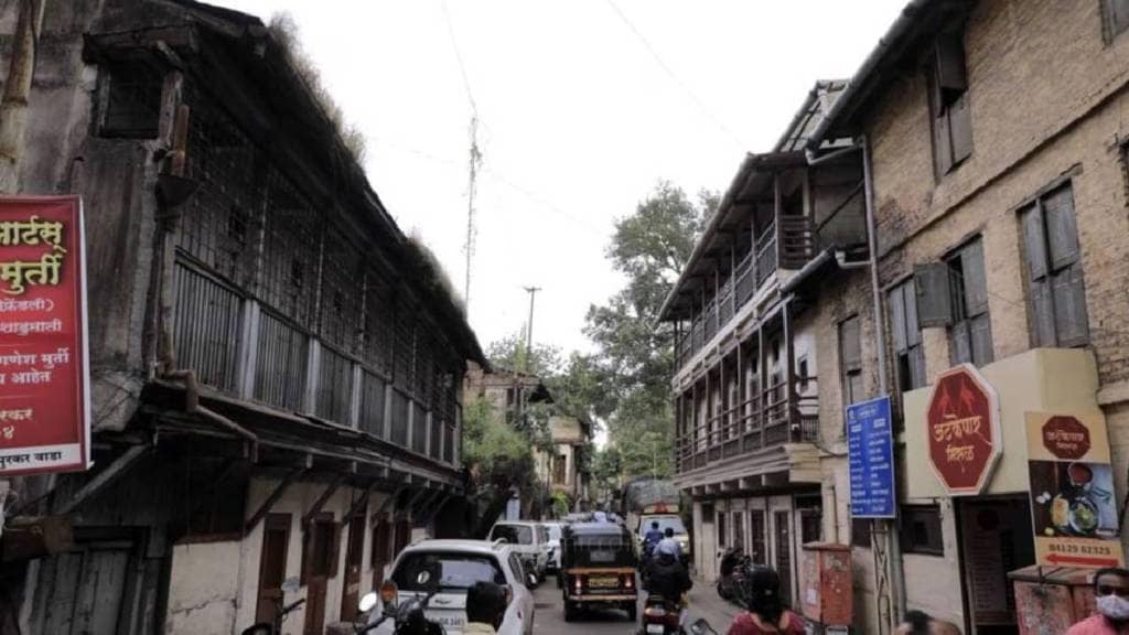 pune civic issues roads problems waterlogging traffic jams political criticism pune