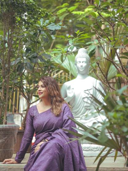 Deepali Pansare Purple Saree Look