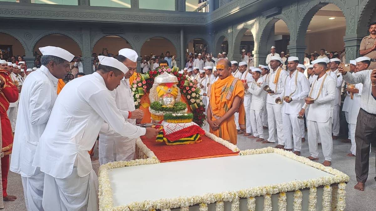 Gajanan Maharaj palanquin event news in marathi
