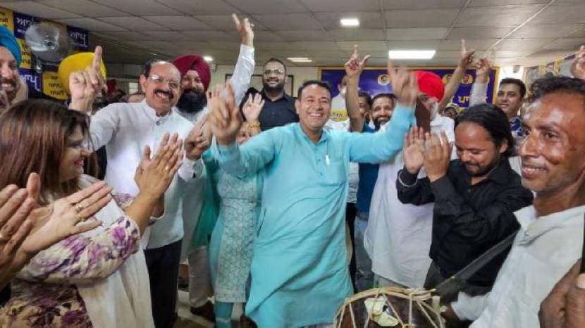 aam aadmi party win in gujarat assembly bypoll election (PTI Photo)