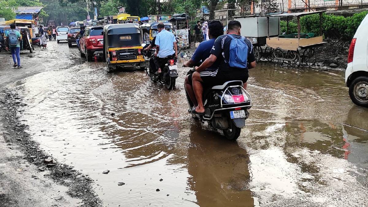 Heavy rains have started flooding the roads in Kalyan city