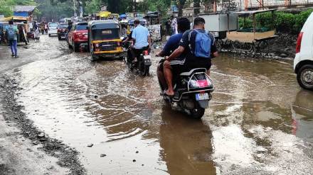 Heavy rains have started flooding the roads in Kalyan city