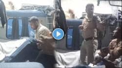 वर्दीचा धाक असावा पण असा? न विचारता बसले प्रवाशाच्या सीटवर; पण VIDEO चा शेवट विचार करायला पाडेल भाग