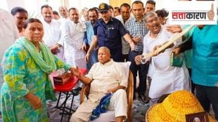 Insult to Dalits NDA turns heat on Lalu over Ambedkar video row