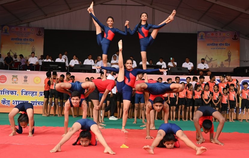 International Yoga Day 2025 Politicians Who Did Yoga
