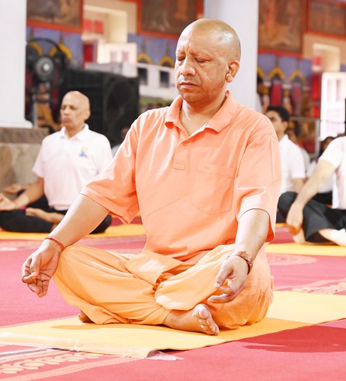 International Yoga Day 2025 Politicians Who Did Yoga