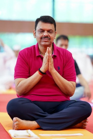 International Yoga Day 2025 Politicians Who Did Yoga