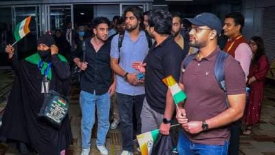 “आम्हाला वाटलं आम्ही जिवंत परतणार नाही” इराणहून आलेल्या विद्यार्थ्यांनी काय सांगितलं?