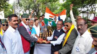 Karad pays homage by welcoming and worshipping the Kargil Victory Kalash