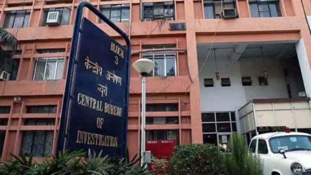 CBI arrests IRS officer amit kumar Singhal over La Pinos owner ...