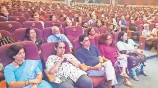 Loksatta organised Wakibab special event on Ba Bh Borkar poems in Dadar on Friday