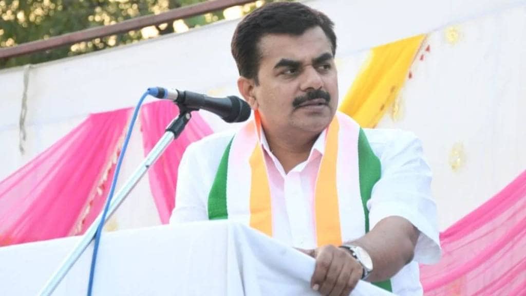 MP Ravindra Chavan complains about open sale of drugs