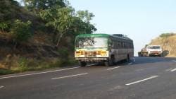 मुंबई – पुणे महामार्गावर वेगाने धावणाऱ्या एसटीला करोडो रुपयांचा दंड