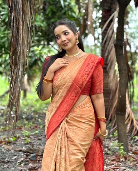 Marathi actress isha sanjay beautiful saree look
