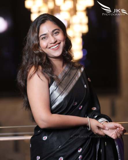 Mrunmayee Deshpande Black Saree Look