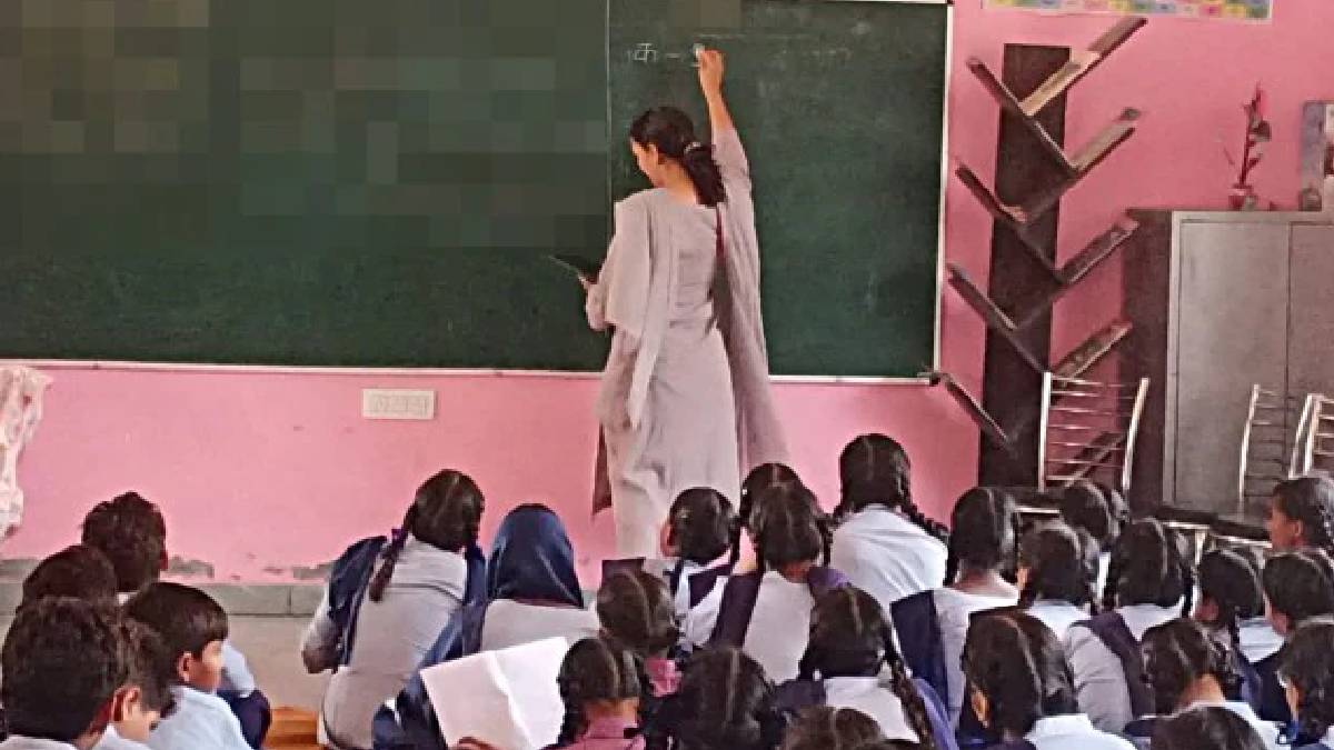 mumbai municipal corporation 2100 teachers assigned Election duty work opposed by Teachers Council