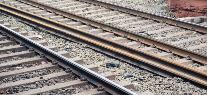 Mumbai railway tragedy today, 12 passengers fell off train Mumbai, Pushpak Express 5 dead news