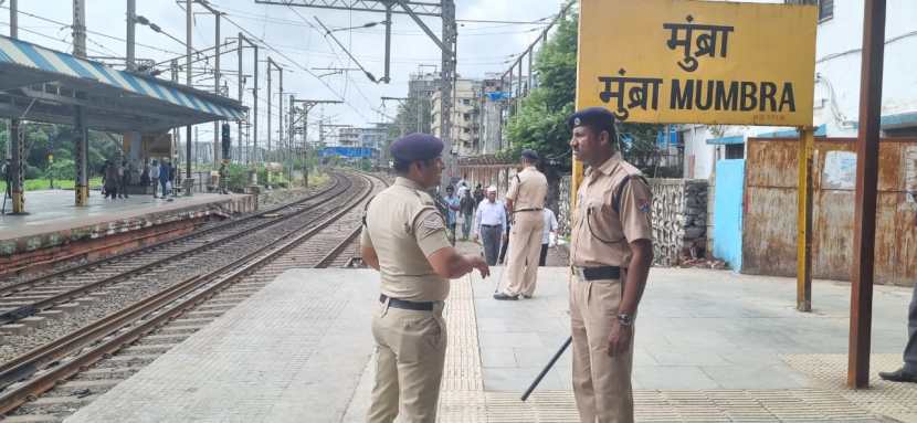Mumbai railway tragedy today, 12 passengers fell off train Mumbai, Pushpak Express 5 dead news