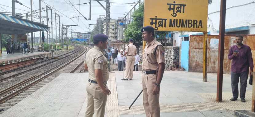 Mumbai railway tragedy today, 12 passengers fell off train Mumbai, Pushpak Express 5 dead news