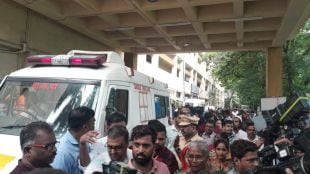 thane mumbra train accident railway passengers injuries update