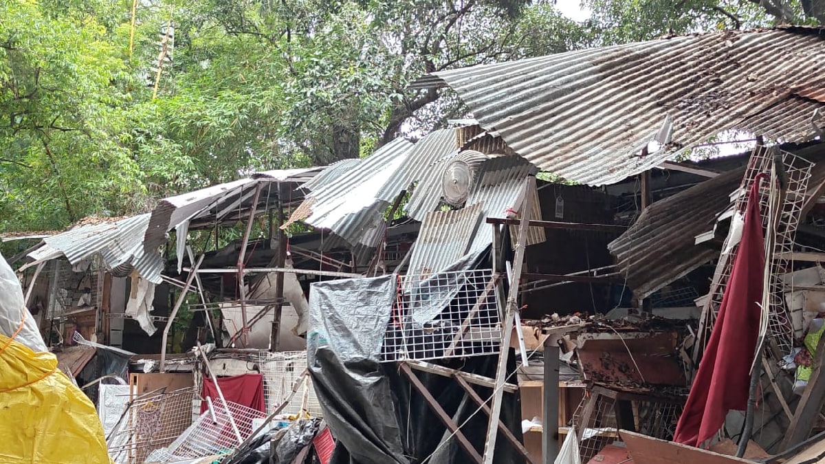 Encroachment action on Gokhale Road pune