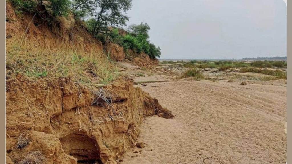 Wainganga River faces severe crisis and landslides are eroding