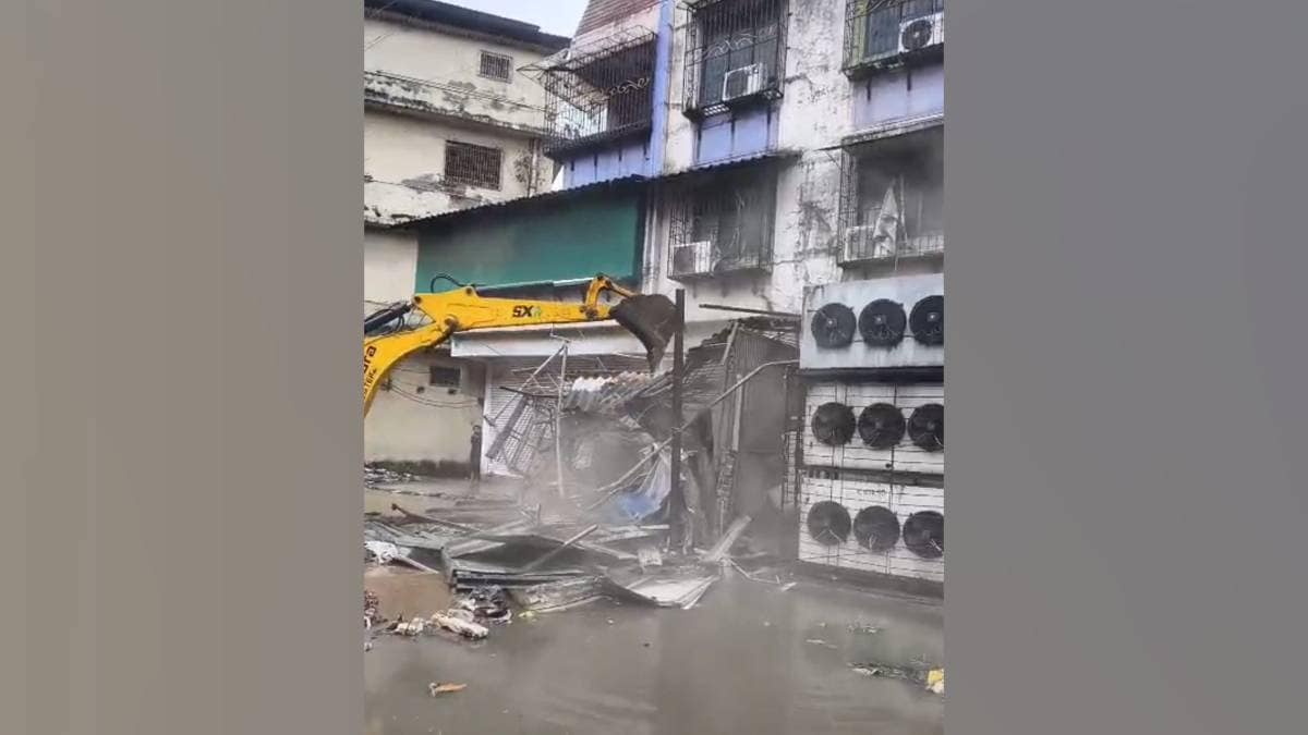Road work in Kalyan Manere resumed after encroachments cleared with villagers support by officials
