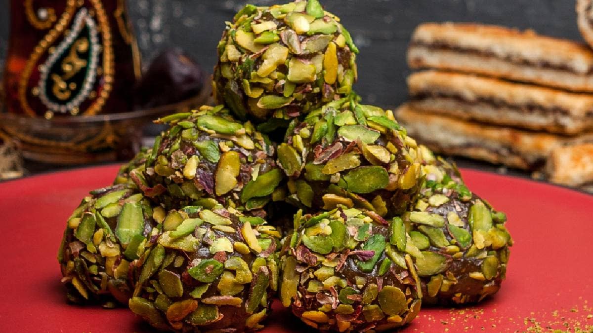 Make healthy ladoo