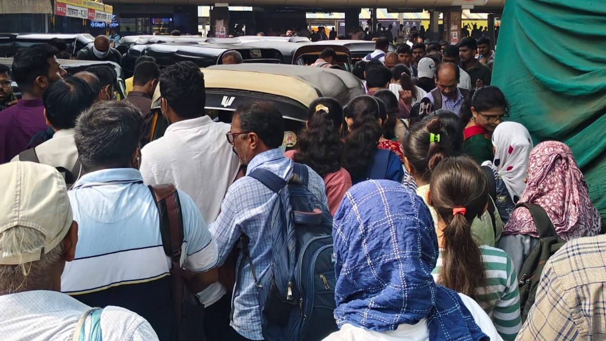 Kalyan West faces daily traffic jams at Govind Karsan Shivaji Sahajanand Chowks and railway station