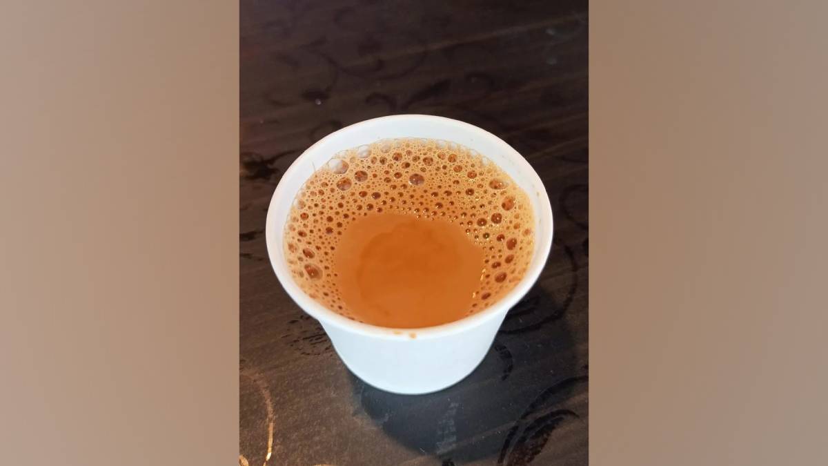 Paper and plastic cups for tea coffee have harmful inner plastic lining affecting health