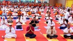 International Yoga Day 2025 : आंतरराष्ट्रीय योग दिन उत्साहात, मुख्यमंत्री फडणवीसांनी हजारो वारकऱ्यांसह केली योगासनं