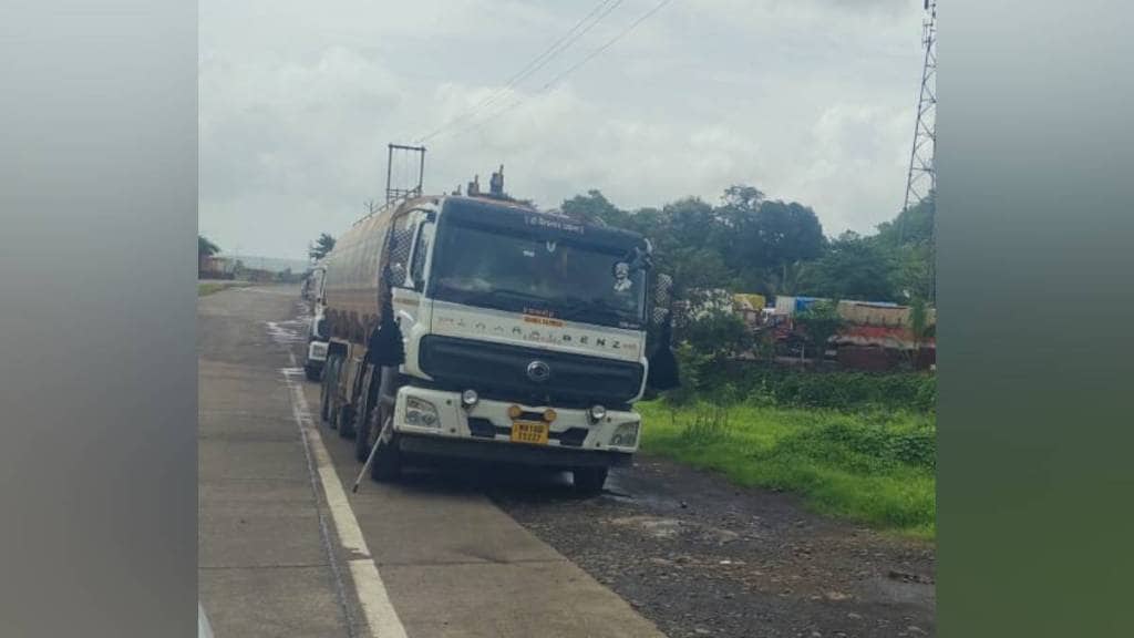 Safist company, chemical water , river Harekarwadi Kamthe, loksatta news,