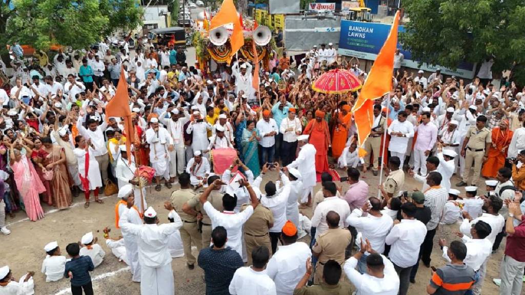 Kolhapur citizens warmly joined Samata Dindi