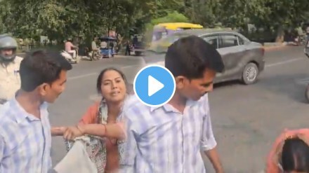 Extramarital Affair video Woman Publicly Thrashes Husband With Slippers Over 'Infidelity' In UP's Bareilly