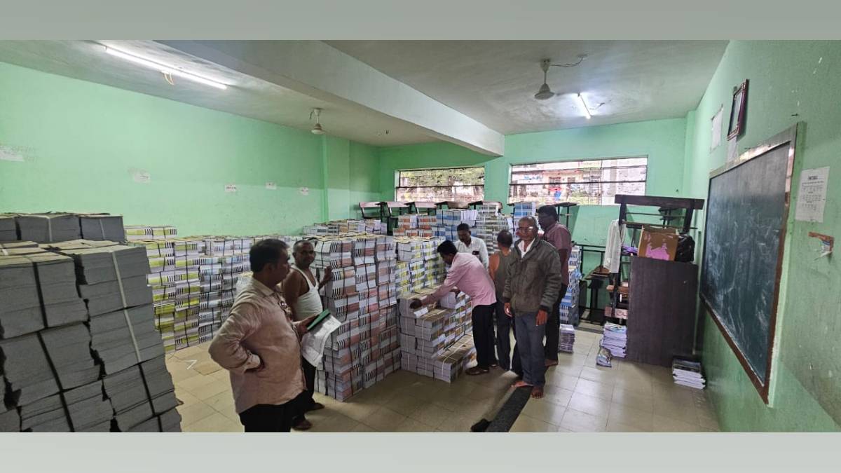 78 percent of 23 lakh 41 thousand textbooks from Balbharti have reached districts for students
