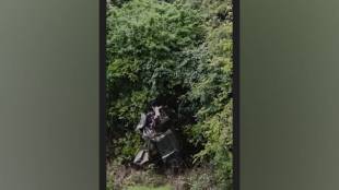 Ertiga car fell into 400 foot gorge at Anuskura Ghat one person killed