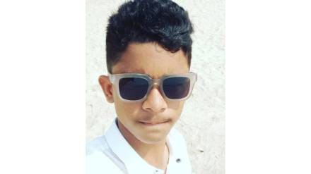 Palghar 17 year old swept away in sea while playing cricket at Shirgaon beach